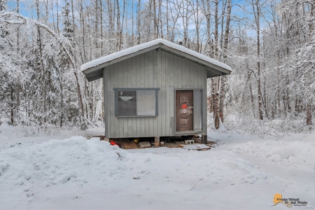 Home for Sale on Large Lot in Chugiak, AK - image 2