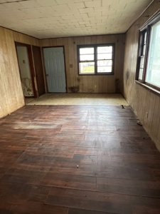 Fixer-Upper with BIG Potential in Robinson, IL - image 16