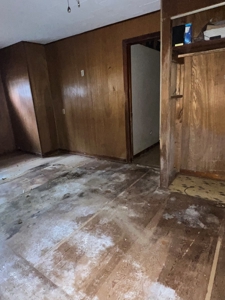 Fixer-Upper with BIG Potential in Robinson, IL - image 3