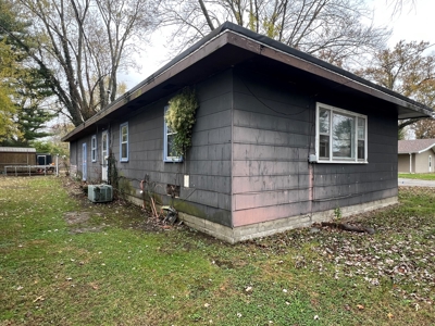 Fixer-Upper with BIG Potential in Robinson, IL - image 20
