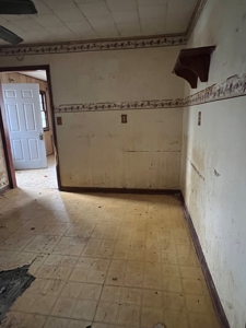 Fixer-Upper with BIG Potential in Robinson, IL - image 14