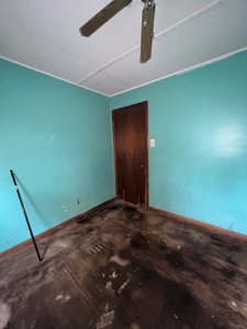 Fixer-Upper with BIG Potential in Robinson, IL - image 5