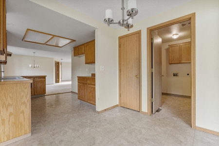 Spacious 4-Bed Home in Yacolt with Large Lot & RV Parking - image 18