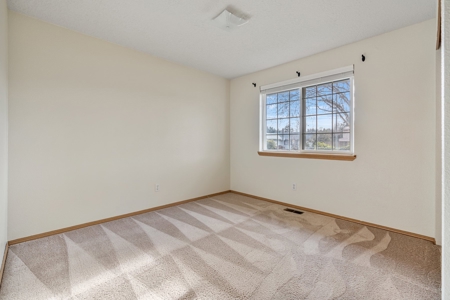 Spacious 4-Bed Home in Yacolt with Large Lot & RV Parking - image 25