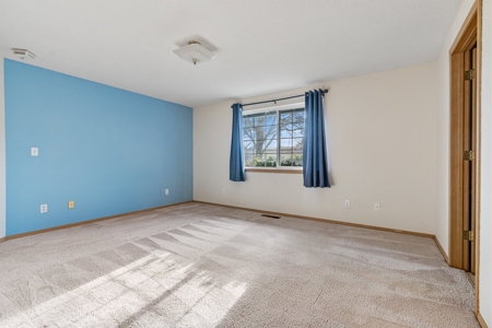 Spacious 4-Bed Home in Yacolt with Large Lot & RV Parking - image 22