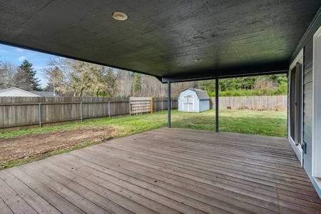 Spacious 4-Bed Home in Yacolt with Large Lot & RV Parking - image 40