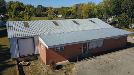 Commercial Building for Sale in McKenzie, TN - image 1