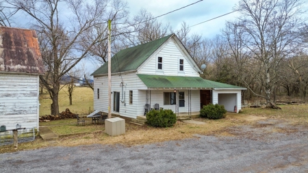 Historic Old Snowball House and General Store For Sale - image 8