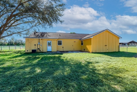 Country Home In Trenton On 10 Acres! - image 9