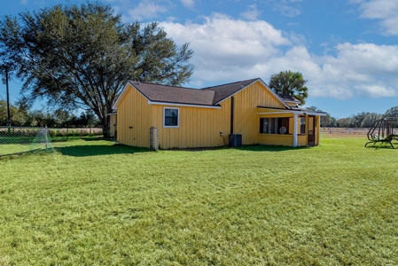 Country Home In Trenton On 10 Acres! - image 8