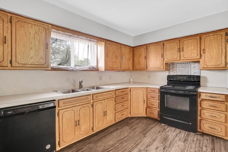 Home for Sale in Downtown Mangum, OK - image 9