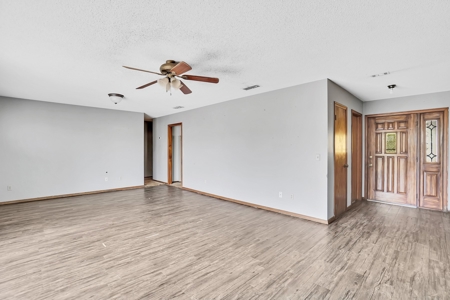 Home for Sale in Downtown Mangum, OK - image 4
