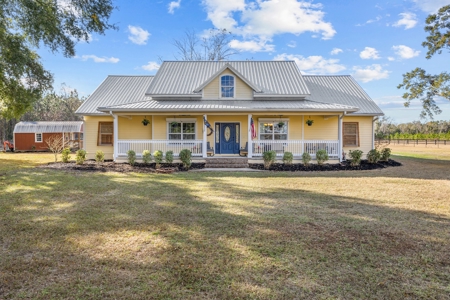 4Bed/2.5Bath On 10Acres Perfect Horse Enthusiasts! - image 1