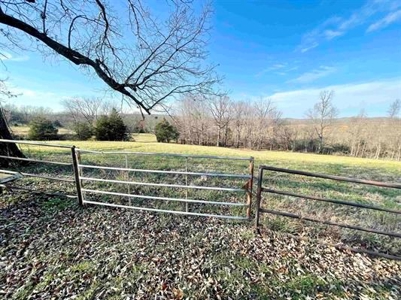 Country home in Fulton County AR for sale with 14.33 acreage - image 43