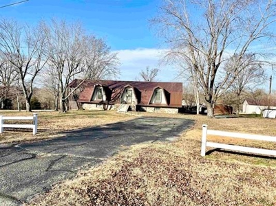 Country home in Fulton County AR for sale with 14.33 acreage - image 1