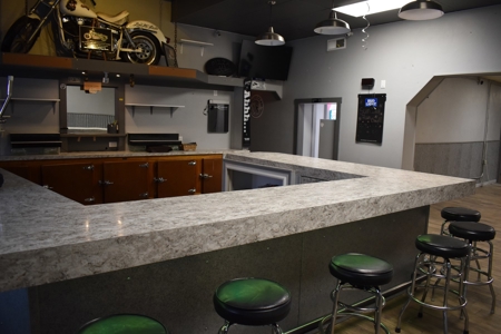 Bar/ Tavern for sale Conrad MT, Liquor license included - image 8