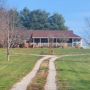 4 bedroom 2 bath home for sale near Franklin, Ky. - image 1