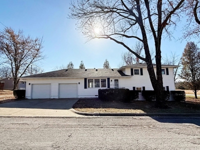 El Dorado Springs, MO Home in Town for Sale, Cedar County MO - image 1