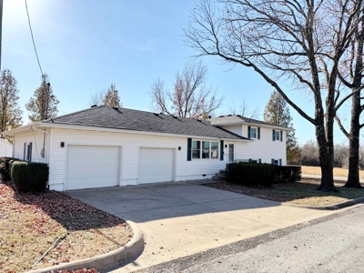 El Dorado Springs, MO Home in Town for Sale, Cedar County MO - image 3