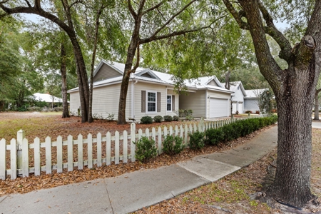 Riverwalk home fanning springs homes for sale in gated comm - image 17