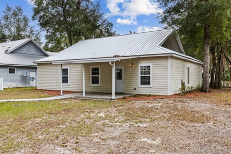 Riverwalk home fanning springs homes for sale in gated comm - image 19