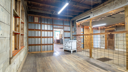 Prime Commercial Property with Excellent Visibility Vichy MO - image 13