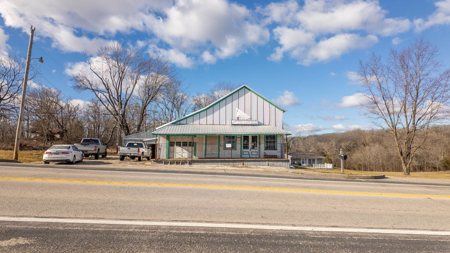 Prime Commercial Property with Excellent Visibility Vichy MO - image 5