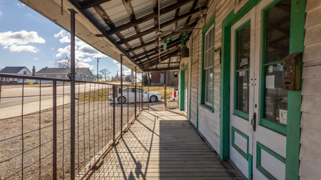 Prime Commercial Property with Excellent Visibility Vichy MO - image 9
