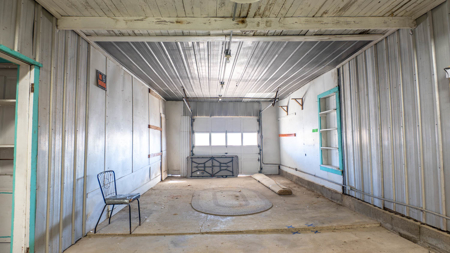 Prime Commercial Property with Excellent Visibility Vichy MO - image 17