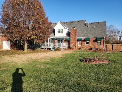 4 bedroom 3.5 bath brick home for sale in Smiths Grove, Ky. - image 1