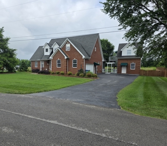 4 bedroom 3.5 bath brick home for sale in Smiths Grove, Ky. - image 2