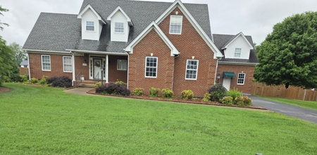 4 bedroom 3.5 bath brick home for sale in Smiths Grove, Ky. - image 1