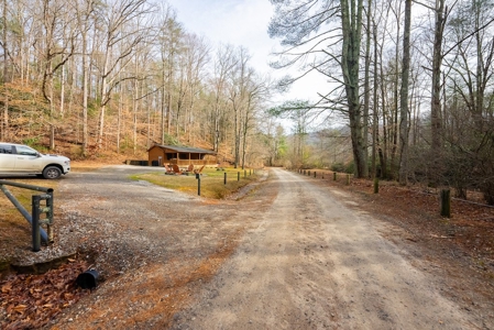 Cabin for Sale in Wilkes County NC! - image 10
