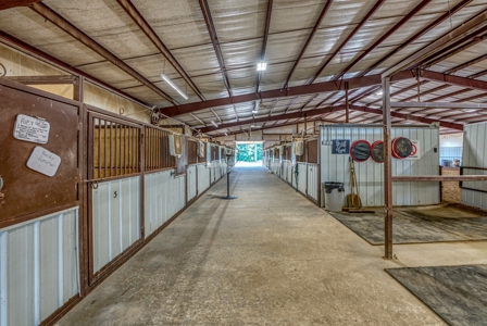 Premier Equestrian Facility in the Heart of the Ozark Mtns - image 37