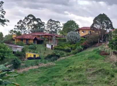 Luxurious Estate for Sale in the Coffee Region in Colombia - image 6