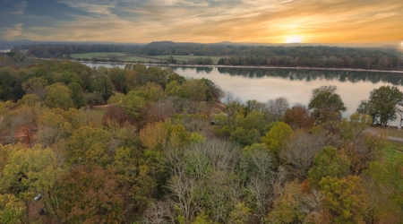 River Front Home W/Acreage For Sale In Tn On Tennessee River - image 40