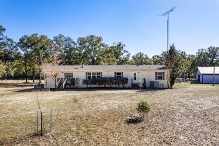 3 bedroom 2 bathroom 2000 Mobile home on 14.87 Acres - image 8