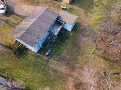 Home in Town for Sale in Thayer, Missouri - image 40