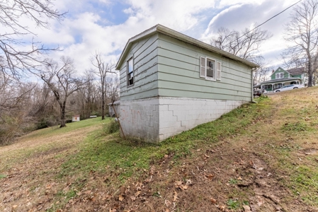 Home in Town for Sale in Thayer, Missouri - image 9