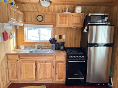 Secluded Cabin on 550 Acres with Stunning Views & Privacy - image 17