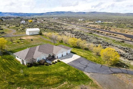 Country Home With Private Airstrip - image 28