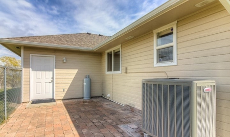 Country Home With Private Airstrip - image 9