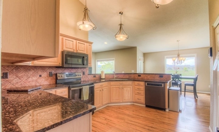 Country Home With Private Airstrip - image 10