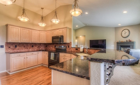 Country Home With Private Airstrip - image 13