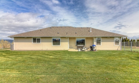 Country Home With Private Airstrip - image 8