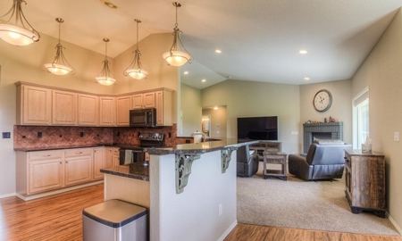 Country Home With Private Airstrip - image 11