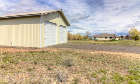 Country Home With Private Airstrip - image 7