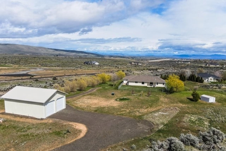 Country Home With Private Airstrip - image 6