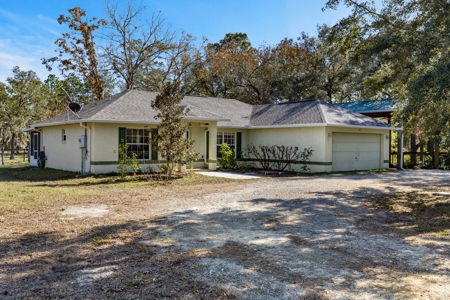 Country Home on 5 Acres in Morriston, FL - image 1