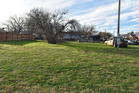 Starter Home or Rental Property, Archer City Texas - image 20